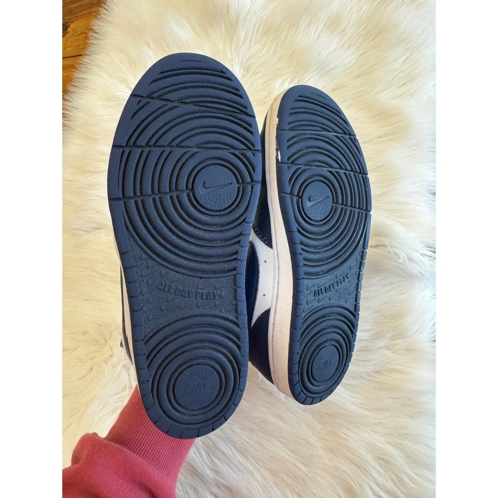 Nike‎ navy mid top size 3Y